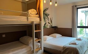 Georges Hostel&Café
